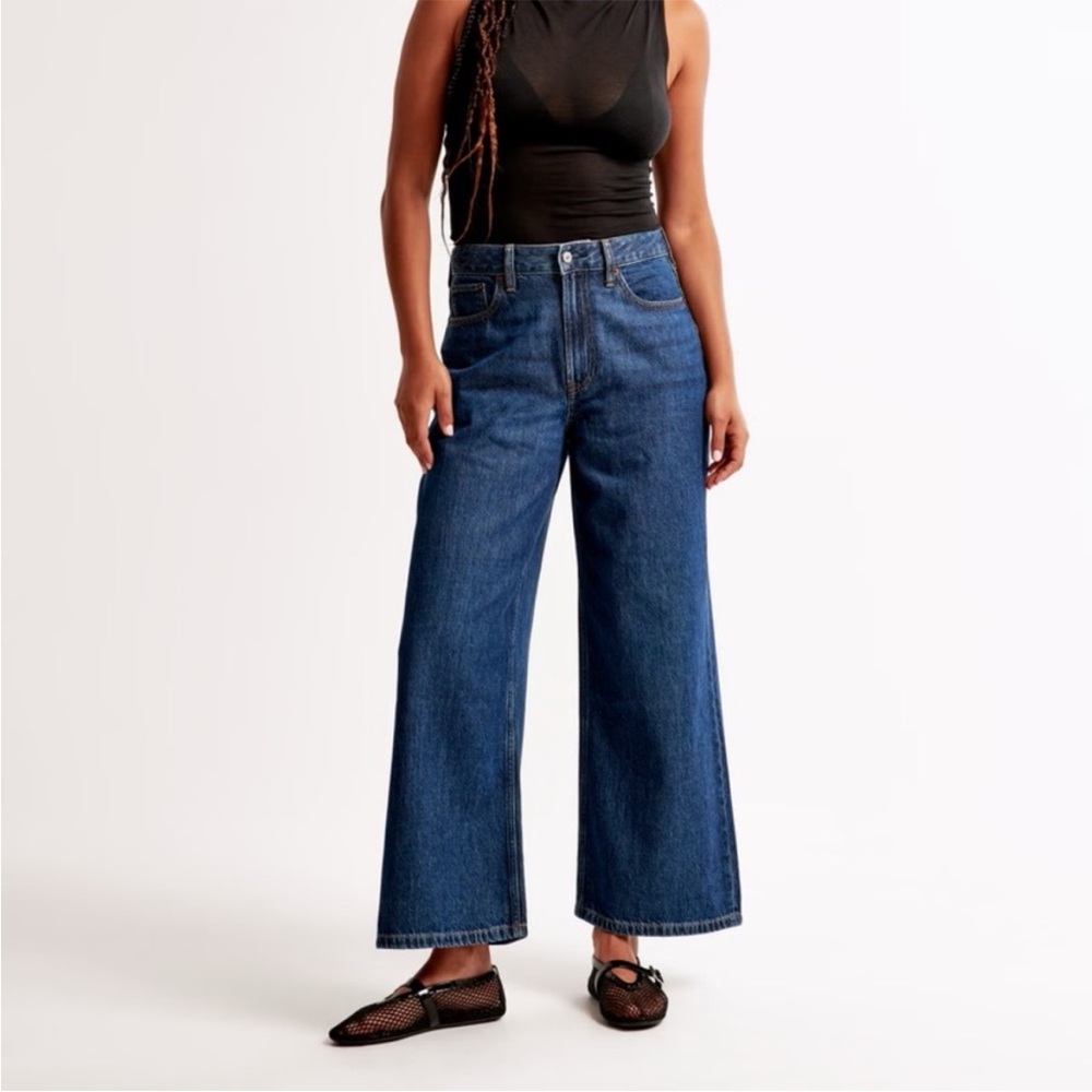 Abercrombie & Fitch Dark Wide Leg Jean